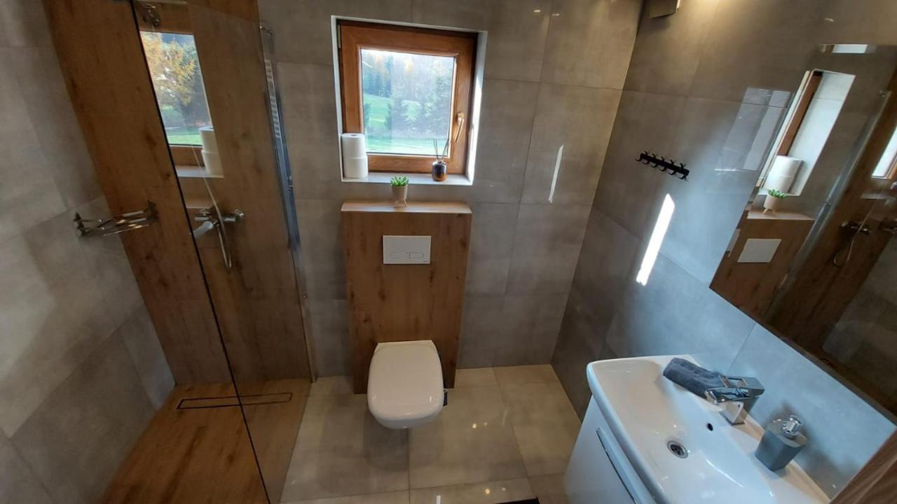Domek Z Kominkiem Nad Jeziorem Z Jacuzzi Ogrodowym Sumowo  Exterior foto