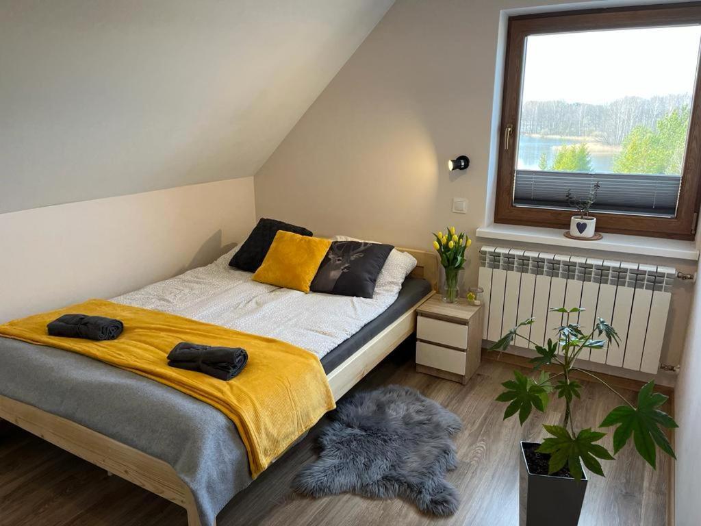 Domek Z Kominkiem Nad Jeziorem Z Jacuzzi Ogrodowym Sumowo  Exterior foto