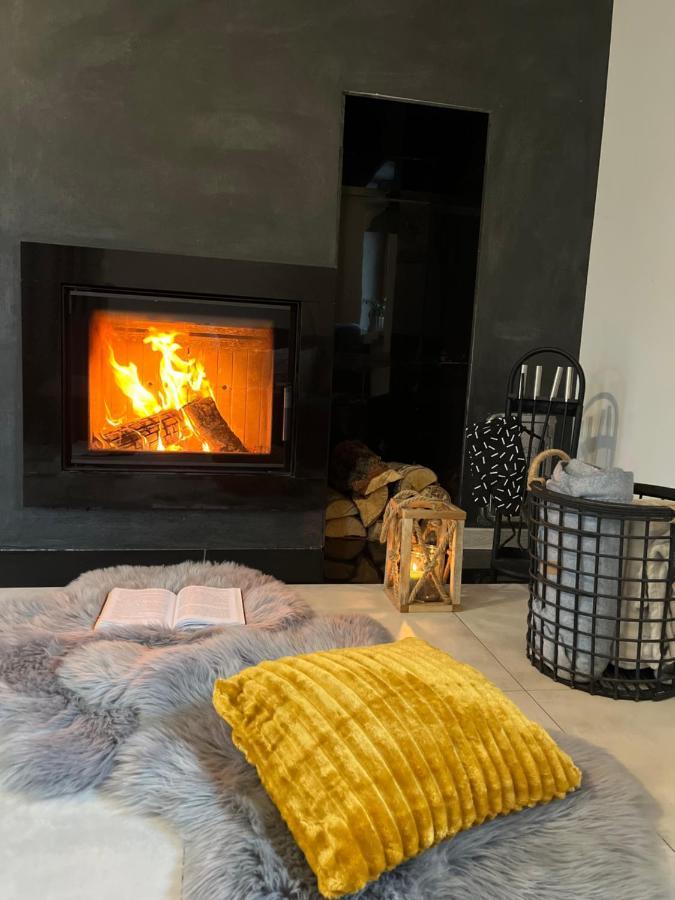 Domek Z Kominkiem Nad Jeziorem Z Jacuzzi Ogrodowym Sumowo  Exterior foto