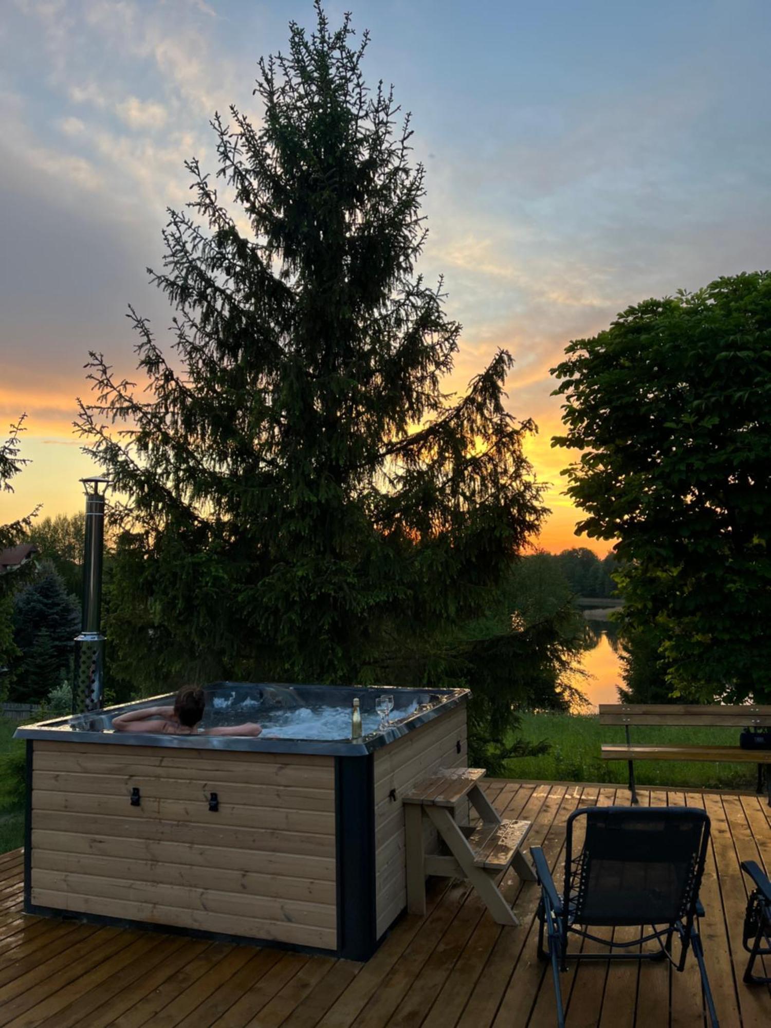 Domek Z Kominkiem Nad Jeziorem Z Jacuzzi Ogrodowym Sumowo  Exterior foto